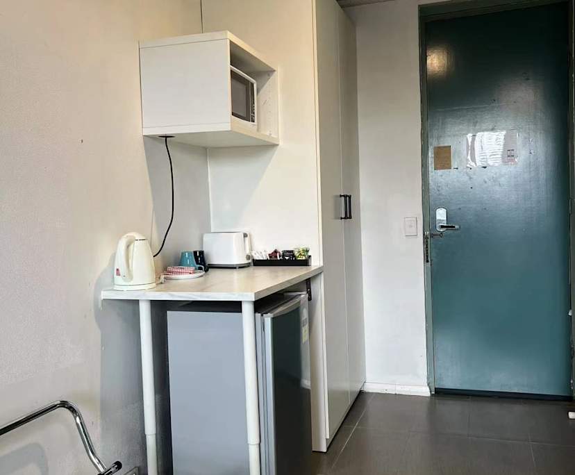 $420, 1-bed, 1 bathroom, Parkdale VIC 3195