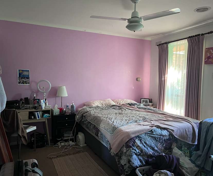 Furnished room in a share house