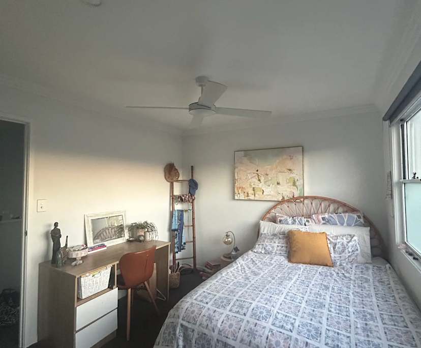 Room in a share house