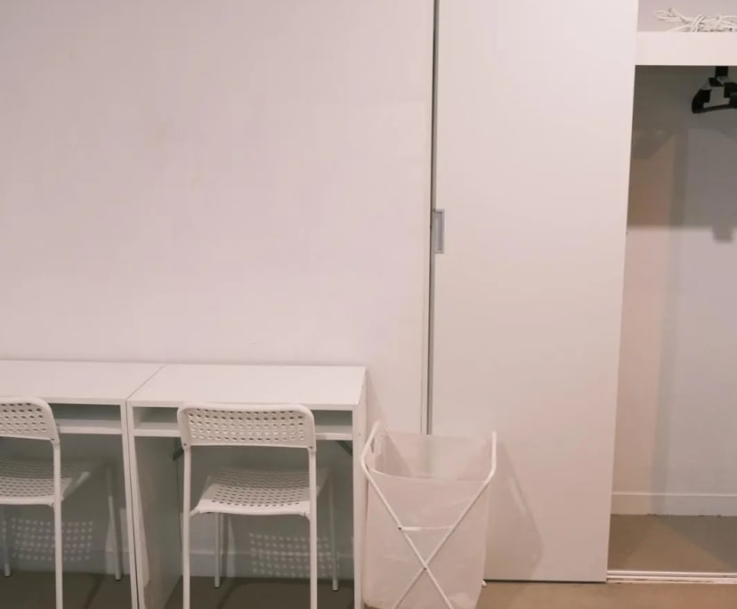 Furnished room in a flatshare