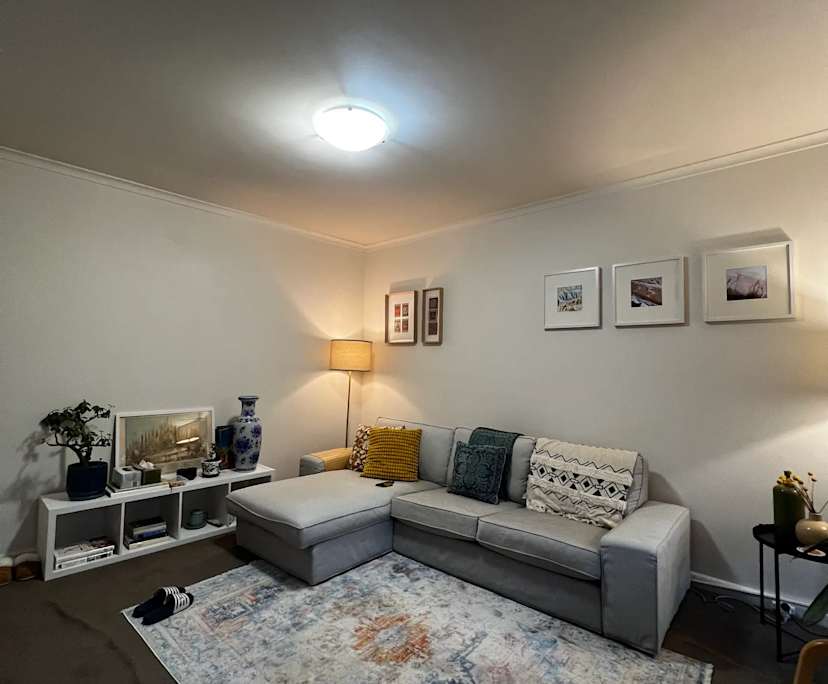 Furnished room in a flatshare