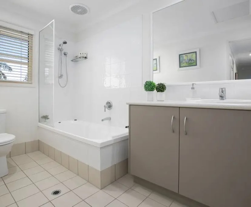 $350, Share-house, 3 bathrooms, Tewantin QLD 4565
