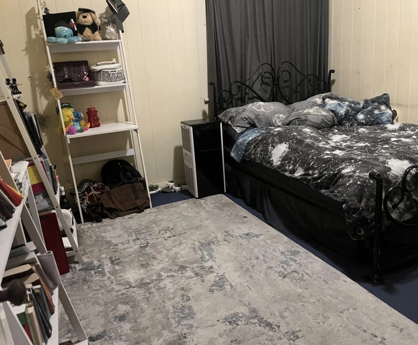 Unfurnished room in a share house