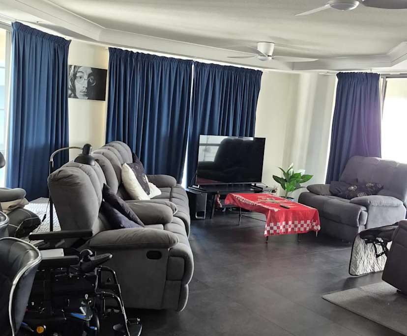 $480, Flatshare, 2 bathrooms, Broadbeach QLD 4217