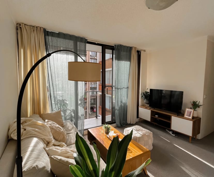 Furnished room in a flatshare