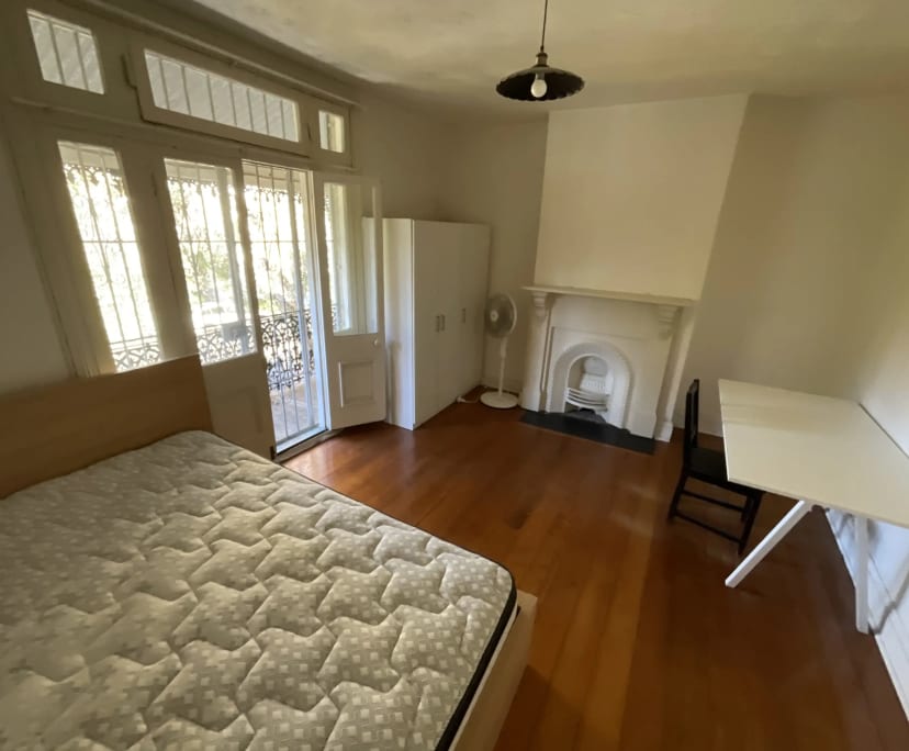 Room in a share house