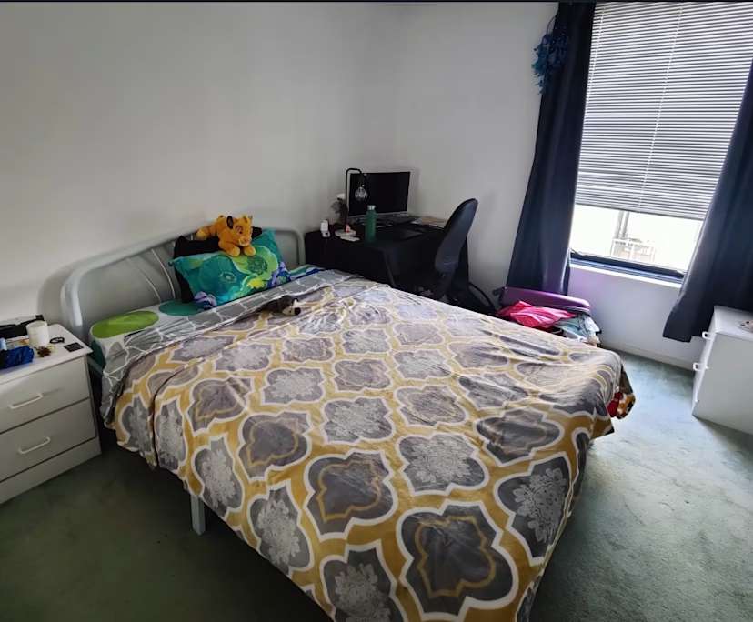Furnished room in a flatshare