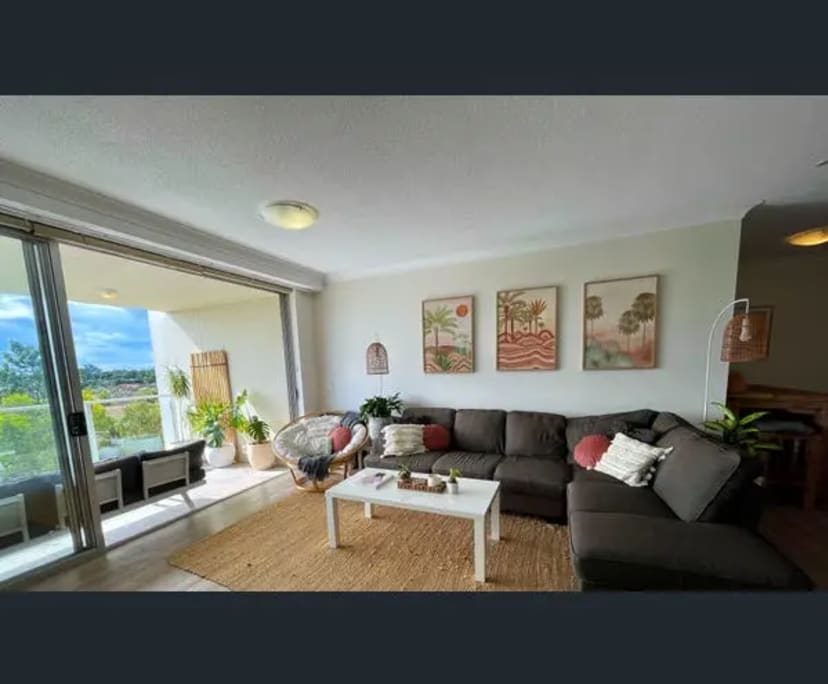 Furnished room with ensuite in a flatshare