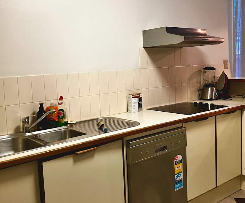 $450, Flatshare, 2 bathrooms, Surfers Paradise QLD 4217