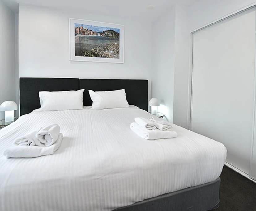 $940, Whole-property, 2 bathrooms, Melbourne VIC 3000