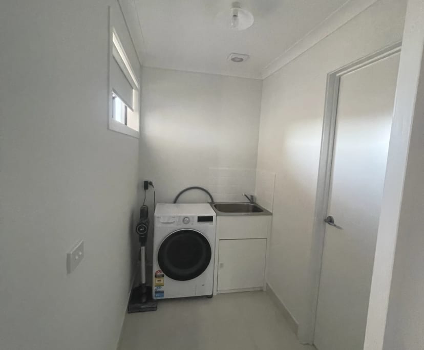 $200, Flatshare, 3 bathrooms, Thornhill Park VIC 3335