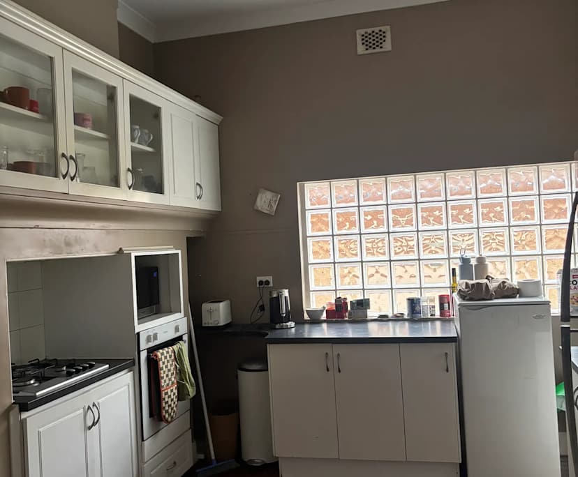 Room in a share house