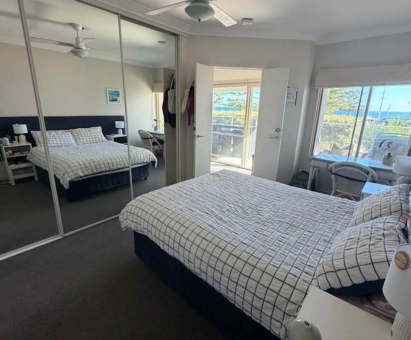Furnished room with ensuite in a flatshare