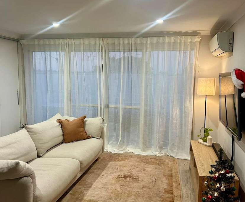 Furnished room with ensuite in a flatshare