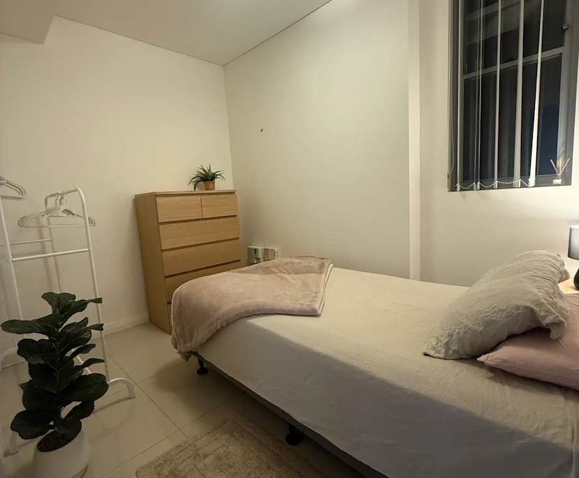 Furnished room with ensuite in a flatshare