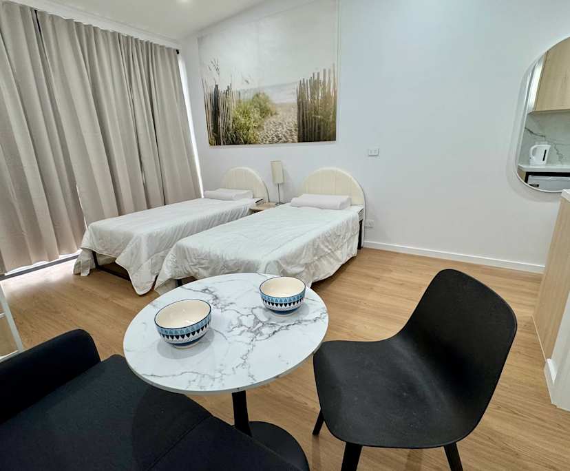 Furnished room with ensuite in a flatshare