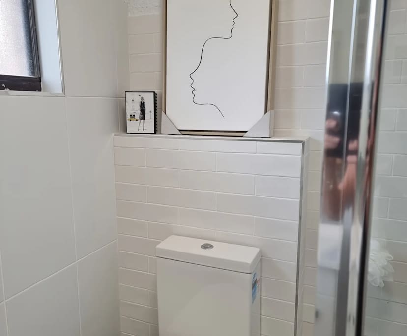 $250, Flatshare, 2 bathrooms, Newtown QLD 4350