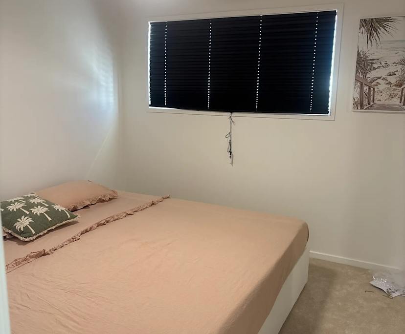 $330, Homestay, 4 bathrooms, Worongary QLD 4213