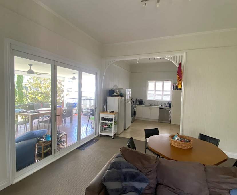 $215, Share-house, 4 bathrooms, Milton QLD 4064