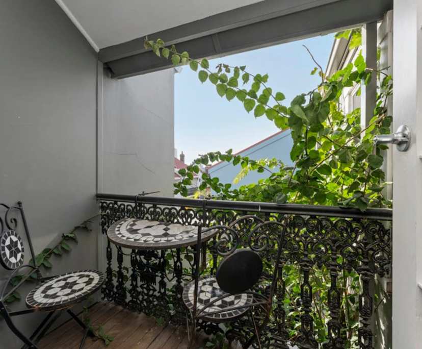 Furnished room in a share house