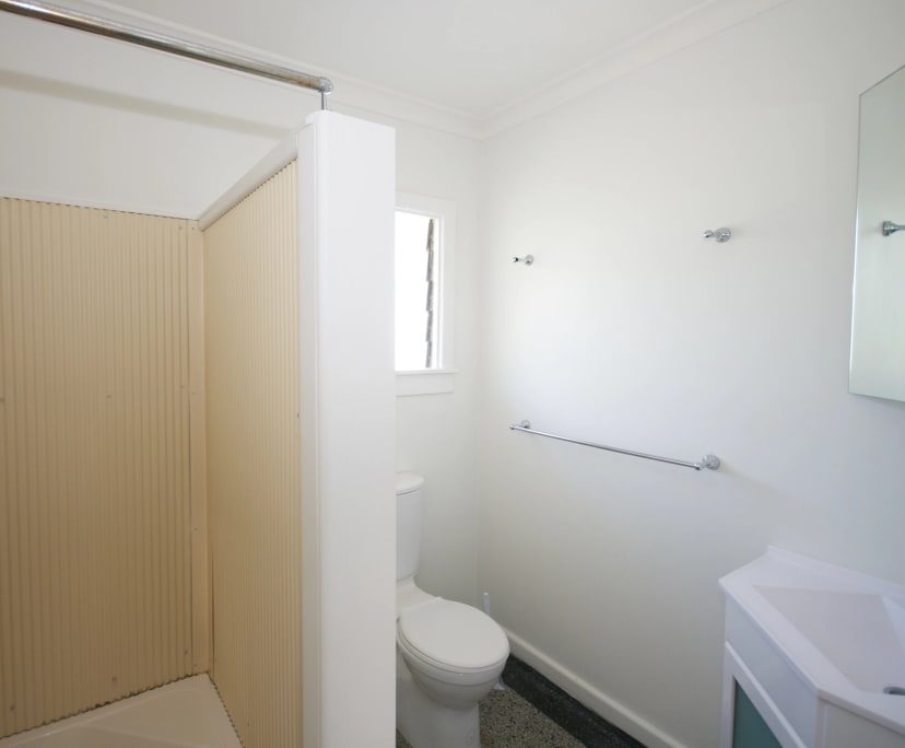 $360, Whole-property, 2 bathrooms, Saint Lucia QLD 4067