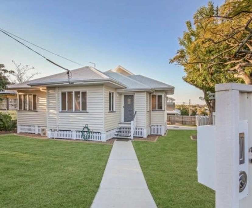 Unfurnished room with own bathroom