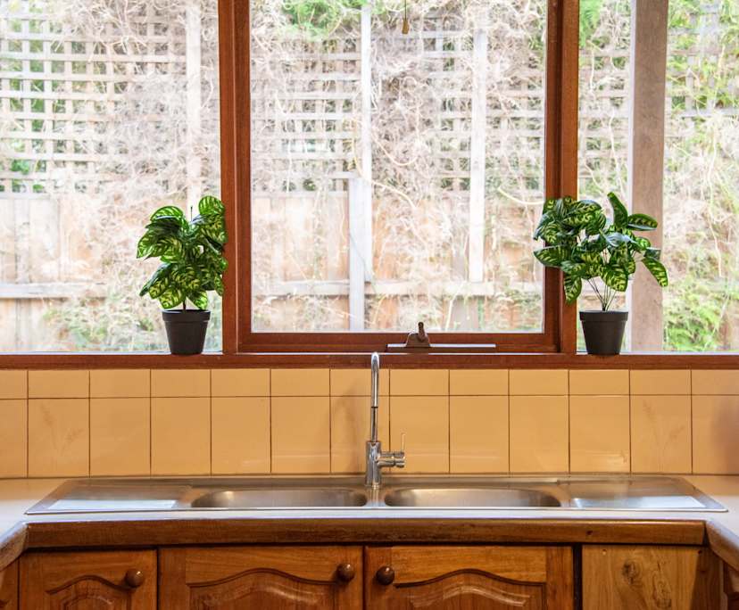 $500, Share-house, 6 bathrooms, Elwood VIC 3184