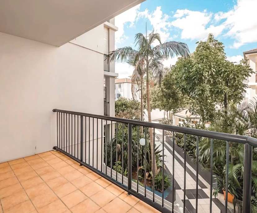 $395, Flatshare, 3 bathrooms, Newstead QLD 4006