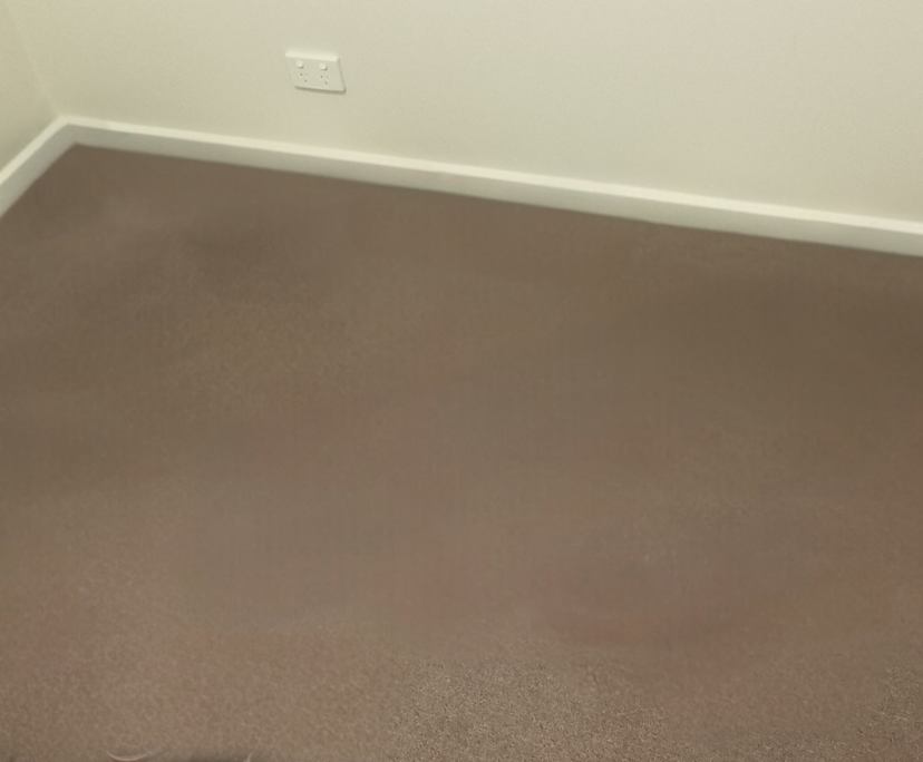 Unfurnished room in a flatshare