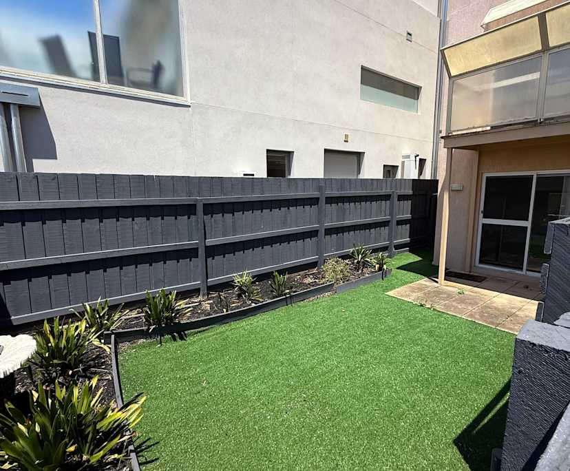 $450, Share-house, 3 bathrooms, St Kilda VIC 3182