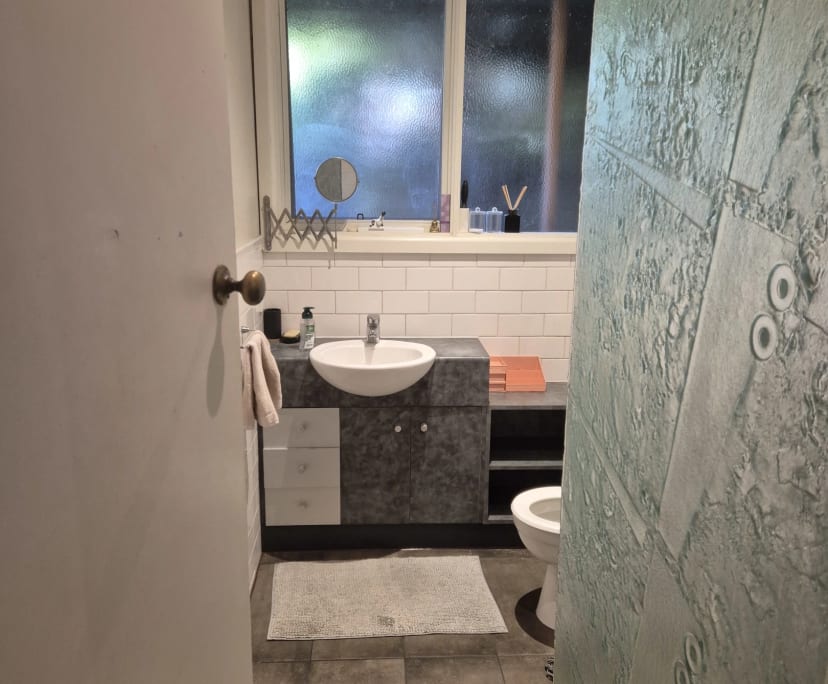 $330, Share-house, 2 bathrooms, Elsternwick VIC 3185