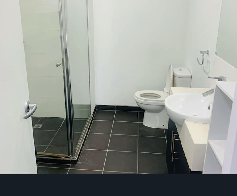 $180, Flatshare, 3 bathrooms, Brunswick VIC 3056