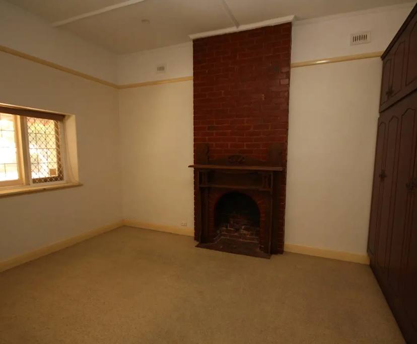 Unfurnished room in a share house