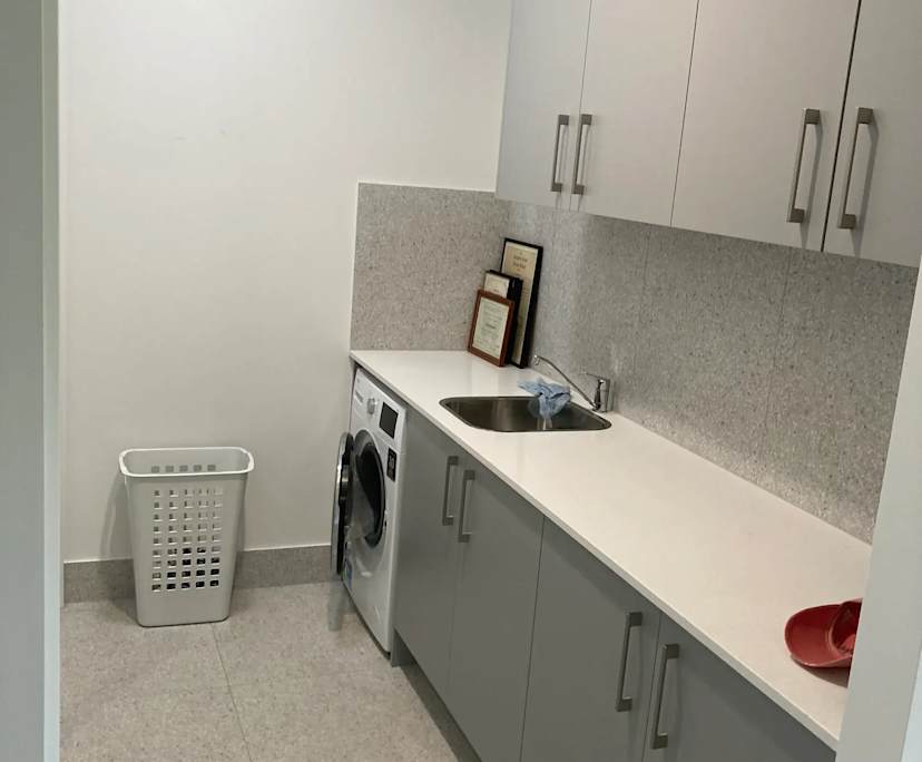 $350, Share-house, 3 bathrooms, Landsborough QLD 4550