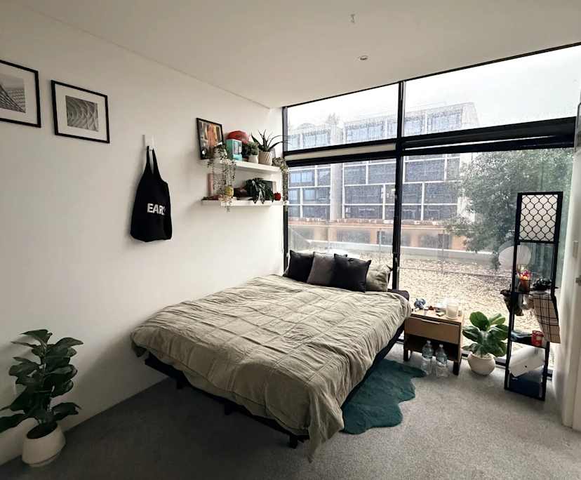 Furnished room in a flatshare