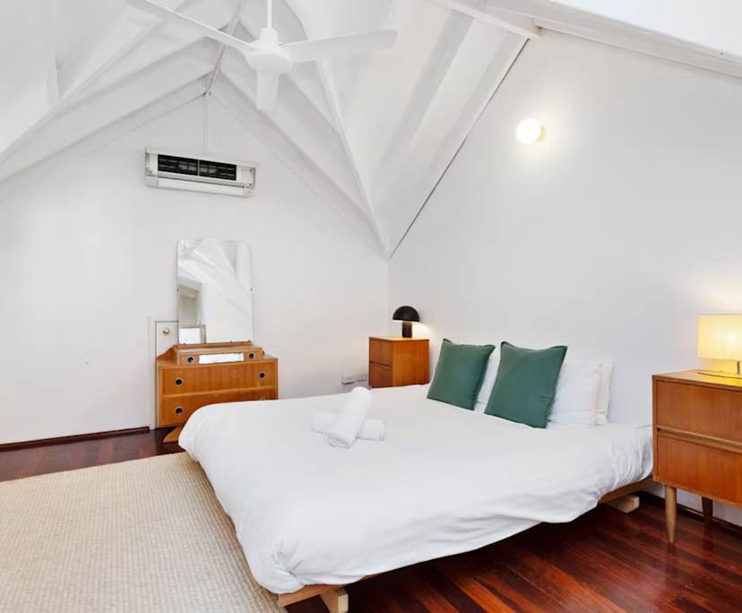 Whole property with 2 rooms for rent