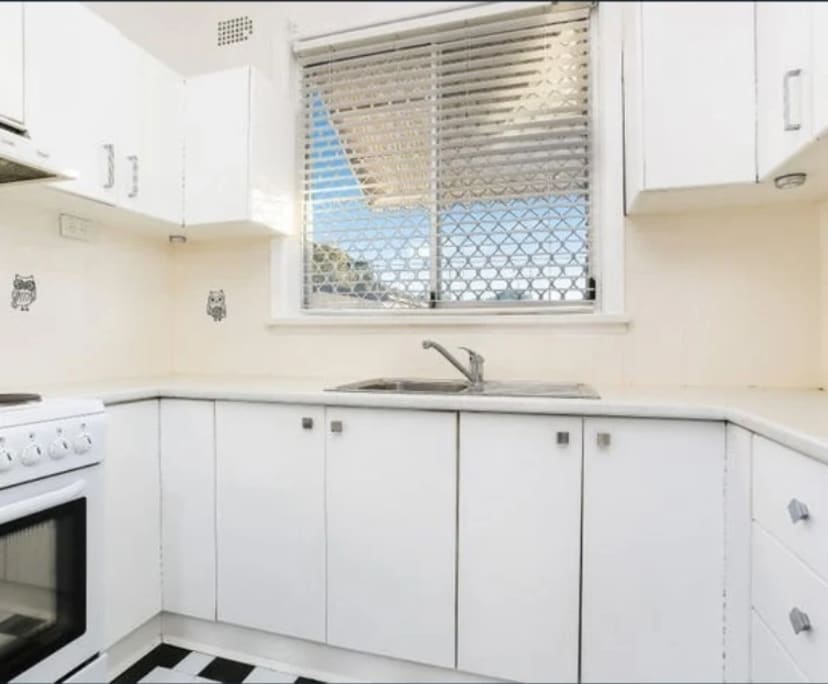 Furnished room in a flatshare