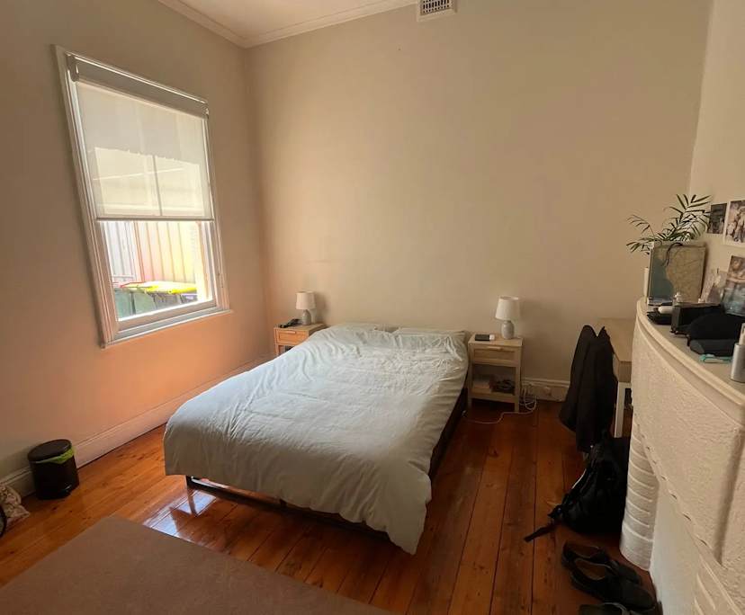 Room in a share house