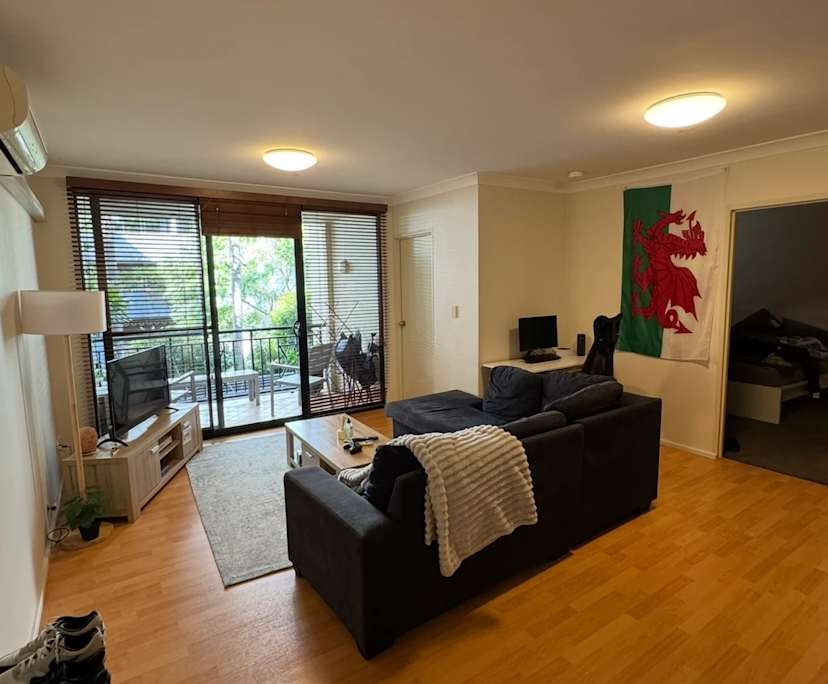 Whole property with 2 rooms for rent