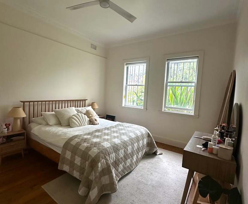 Furnished room in a flatshare