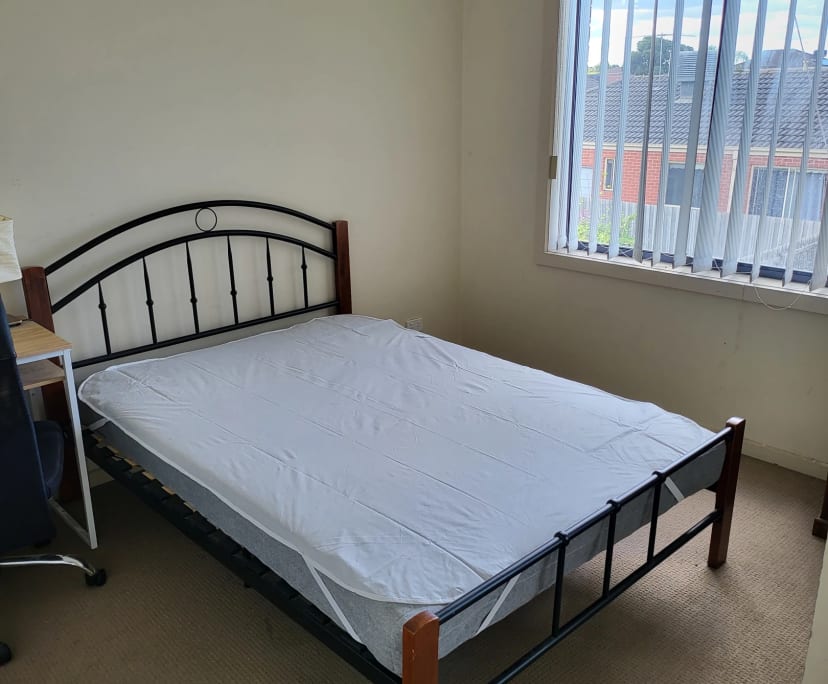 Room for Rent in Roxburgh Park, Melbourne 235, Fu...