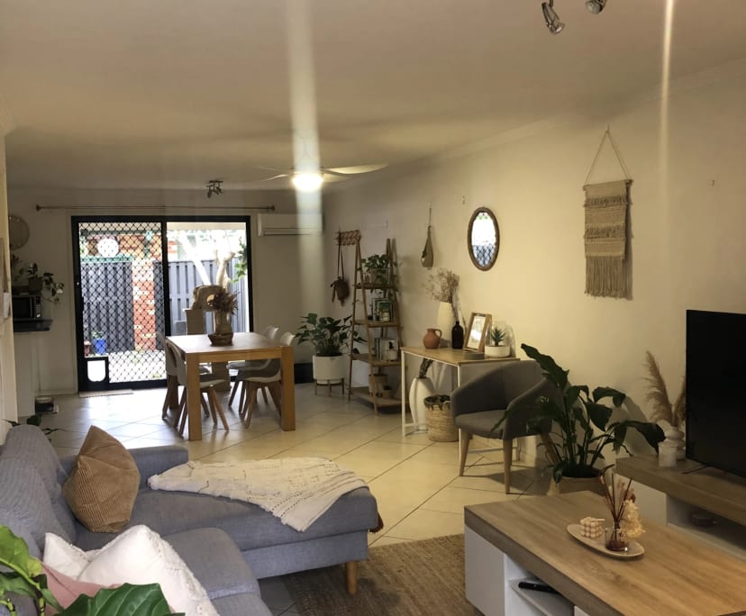Unfurnished room in a flatshare