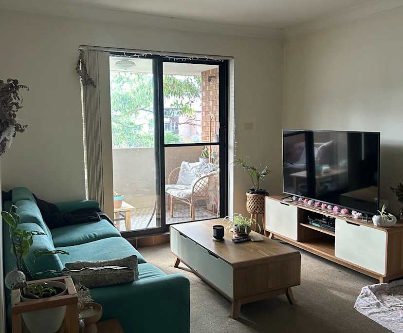 Unfurnished room in a flatshare