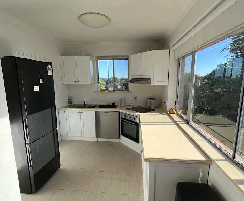 Furnished room in a flatshare