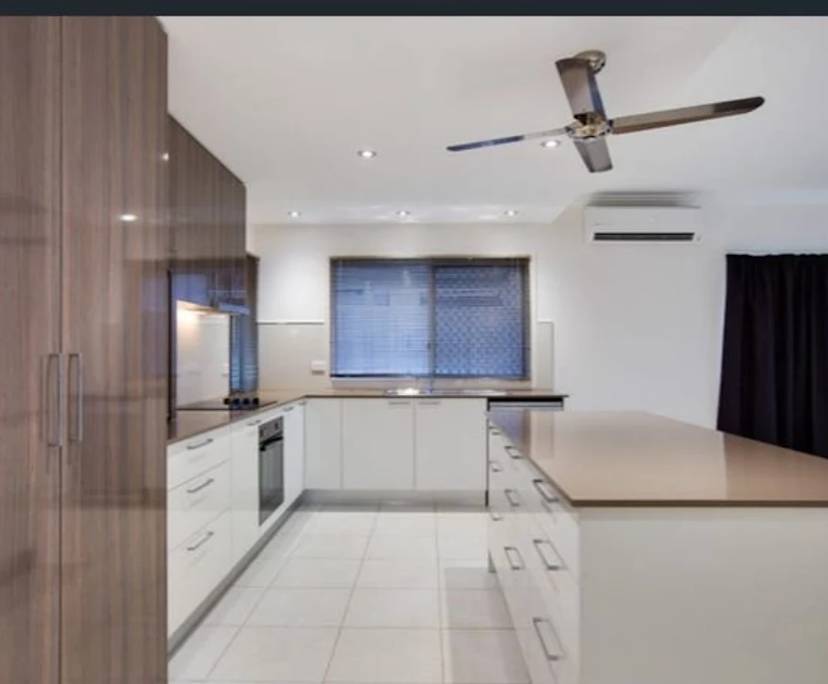 $350-450, Student-accommodation, 3 rooms, Redlynch QLD 4870, Redlynch QLD 4870