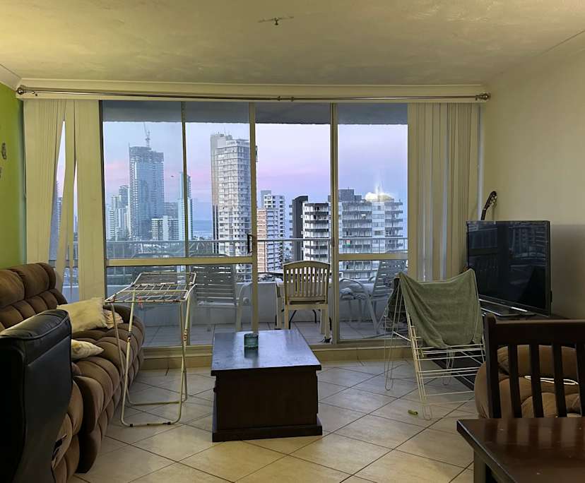 Furnished room in a flatshare