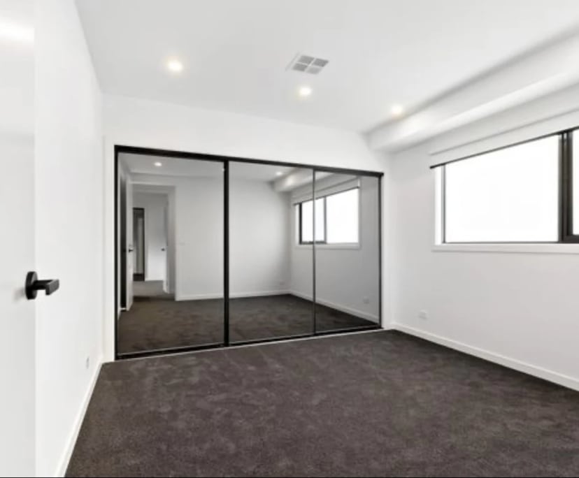 Unfurnished room in a share house