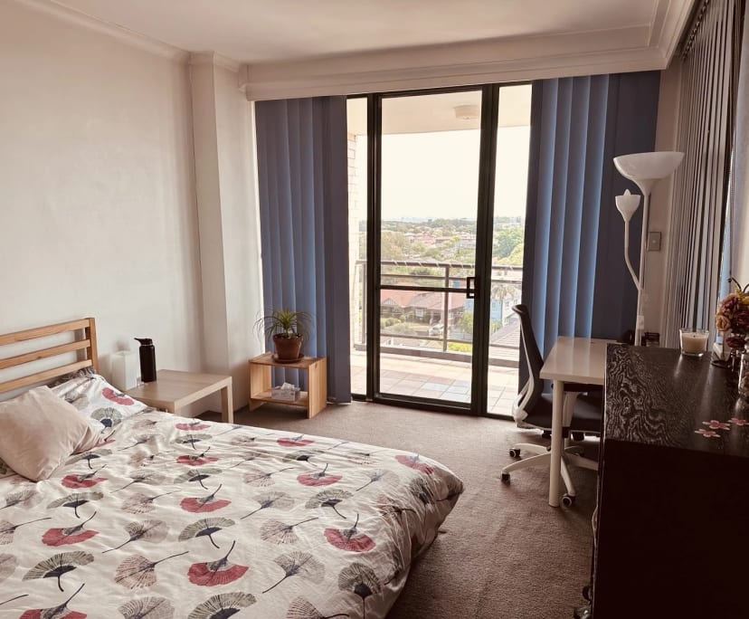 Furnished room with ensuite in a flatshare