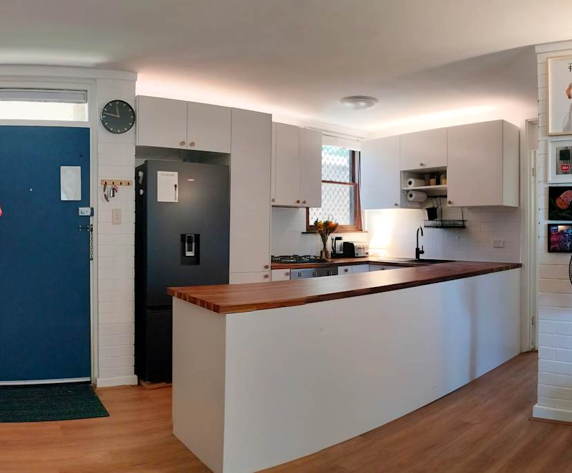 Furnished room in a flatshare