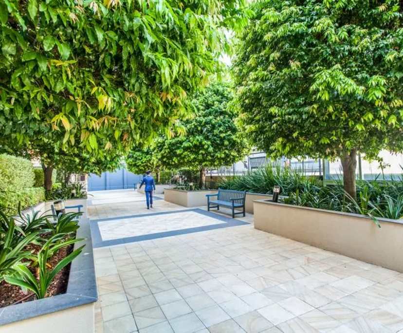 $1,395, Whole-property, 3 bathrooms, Melbourne VIC 3000